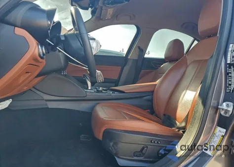 2019 Alfa Romeo Giulia z USA, uszkodzony, nr VIN ZARFAMANXK7599319